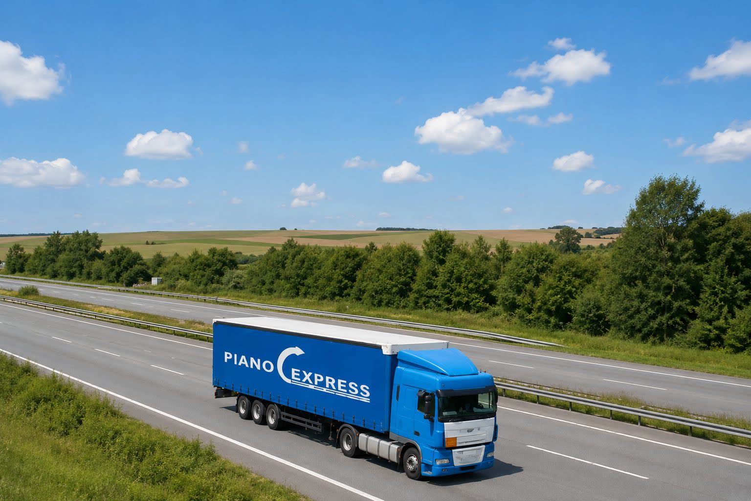 Camión de Piano-Express de bajas emisiones en la autopista – planificación de rutas eficiente y respetuosa con el medio ambiente